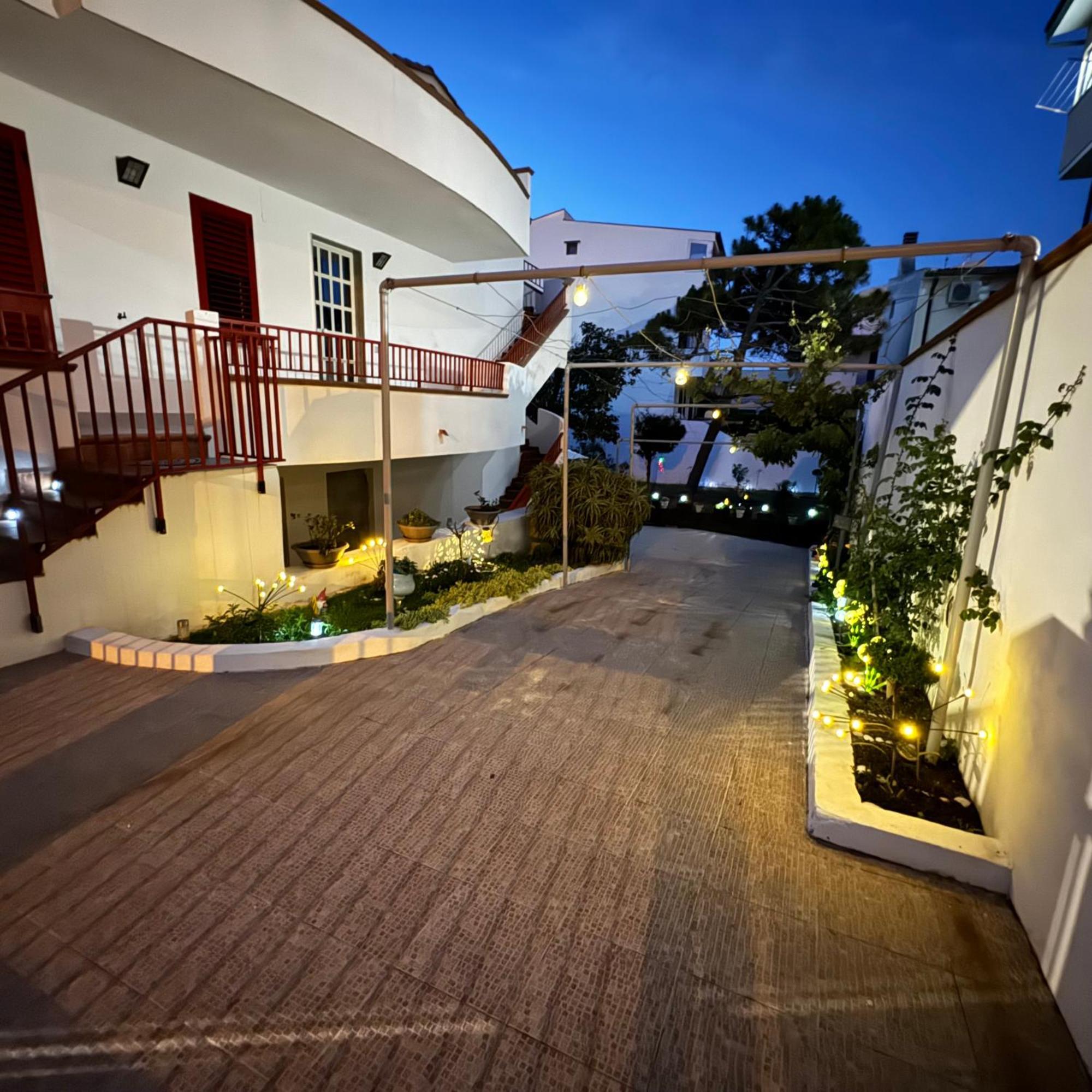 Appartement La Casa Di Wioletta à Barcellona-Pozzo di Gotto Extérieur photo